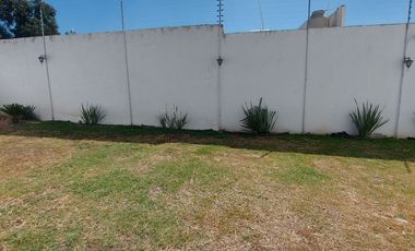 Casa en renta con terreno adicional Lomas del Refugio, Priv Montes Málaga,con control de acceso y guardias de seguridad León, Gto