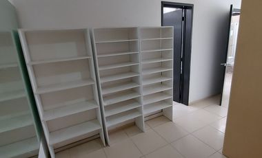 Casa en renta con terreno adicional Lomas del Refugio, Priv Montes Málaga,con control de acceso y guardias de seguridad León, Gto
