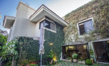 HERMOSA RESIDENCIA FRENTE A PARQUE EN VALLE REAL