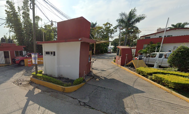 Casa en venta en Fracc. Las Fincas Jiutepec Morelos, ¡Compra directa con el Banco, no se aceptan créditos!