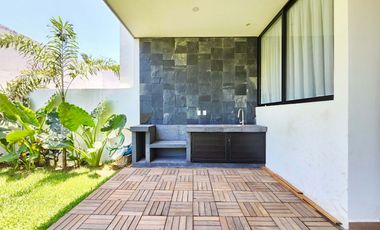 VENDO LUJOSA CASA LADO SOMBRA EN FRACC. COSTA DE ORO,