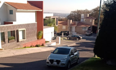 Casa en venta en Condado de Sayavedra Atizapán de Zaragoza EdoMéx., ¡Compra directa con el Banco, no se aceptan créditos!