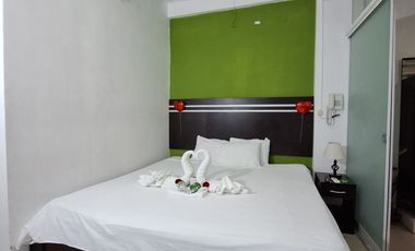 Este moderno hotel con amplio local comercial en el primer piso más sótano, cerca del aeropuerto, es una 'mina de oro' sin explotar.
