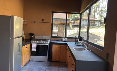 Venta de casa moderna en condominio