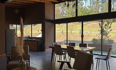 Venta de casa moderna en condominio