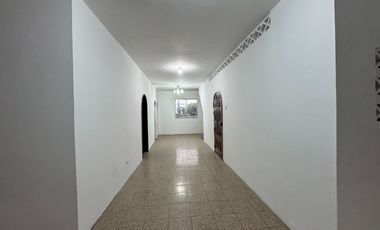 VENTA DE AMPLIA CASA EN AV. DOMINGO COMÍN – SUR DE GUAYAQUIL