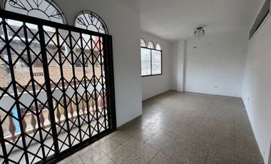 VENTA DE AMPLIA CASA EN AV. DOMINGO COMÍN – SUR DE GUAYAQUIL