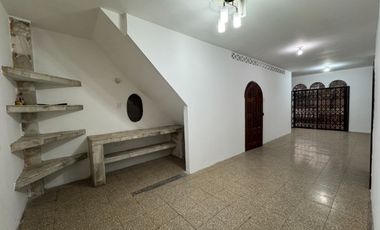 VENTA DE AMPLIA CASA EN AV. DOMINGO COMÍN – SUR DE GUAYAQUIL