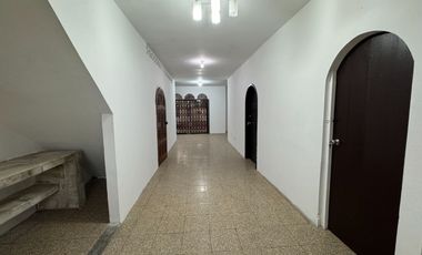 VENTA DE AMPLIA CASA EN AV. DOMINGO COMÍN – SUR DE GUAYAQUIL