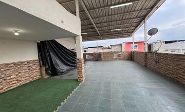 VENTA DE AMPLIA CASA EN AV. DOMINGO COMÍN – SUR DE GUAYAQUIL