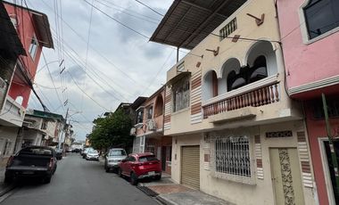 VENTA DE AMPLIA CASA EN AV. DOMINGO COMÍN – SUR DE GUAYAQUIL