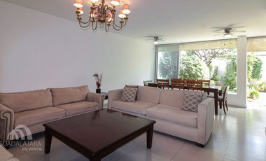Casa en VENTA a dos cuadras de la Minerva, Guadalajara.