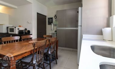 Casa en VENTA a dos cuadras de la Minerva, Guadalajara.