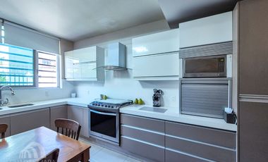 Casa en VENTA a dos cuadras de la Minerva, Guadalajara.