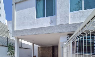 Casa en VENTA a dos cuadras de la Minerva, Guadalajara.