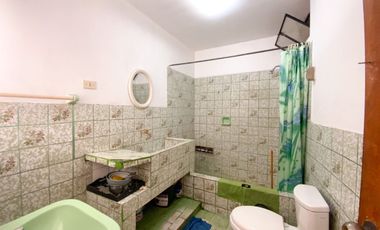 Venta De Hermosa Casa De 3 Pisos Ubicada En La Mejor Zona Del Rimac, En La Av La Capilla.