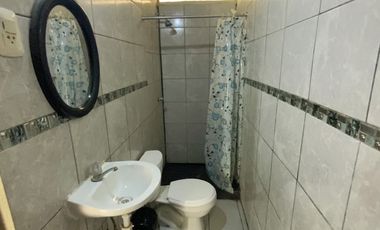 Venta De Hermosa Casa De 3 Pisos Ubicada En La Mejor Zona Del Rimac, En La Av La Capilla.