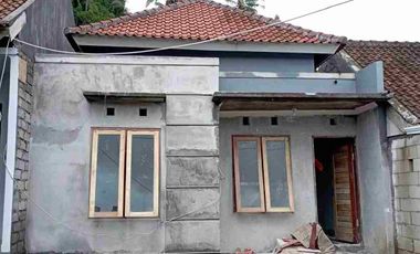 Minimalist House Price 300 Million IDR in Tabanan near Yeh Gangga Beach and Tanah Lot, Canggu