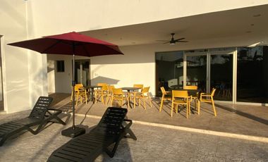 ¡PRECIO DE OPORTUNIDAD! Penthouse con rooftop privado, en Utara Towers, con elevador y amenidades.