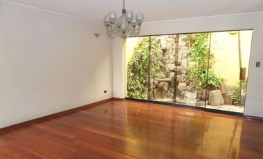 ¡Vive el lujo y la comodidad en Las Lagunas de La Molina! Alquiler/venta