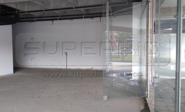 LOCAL COMERCIAL 114, INT. 141, EDIFICIO ZONA FRANCA BUSINESS CENTER