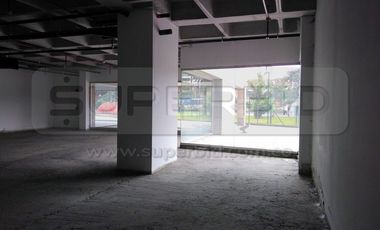 LOCAL COMERCIAL 114, INT. 141, EDIFICIO ZONA FRANCA BUSINESS CENTER