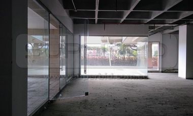 LOCAL COMERCIAL 114, INT. 141, EDIFICIO ZONA FRANCA BUSINESS CENTER