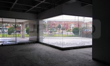 LOCAL COMERCIAL 114, INT. 141, EDIFICIO ZONA FRANCA BUSINESS CENTER