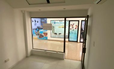 SE ARRIENDA OFICINA  CC ALTAMONTE