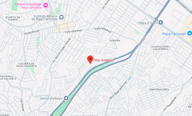 Casa ubicada en colonia Jardines de Agua Caliente, Tijuana, Baja California. Con 3 recamaras y 132m2. Muy cerca de la Centro Comercial Pacifico.