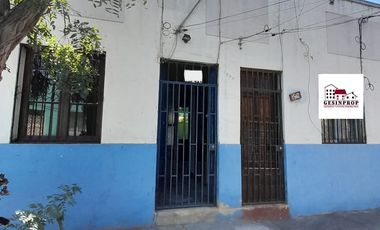 Casa sólida en Santiago Centro, Metro Ñuble.