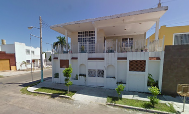 VENTA DE CASA CALLE UNIVERSIDAD FRACCIONAMIENTO RESIDENCIAL CARIBE CHETUMAL Q R