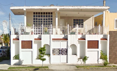 VENTA DE CASA CALLE UNIVERSIDAD FRACCIONAMIENTO RESIDENCIAL CARIBE CHETUMAL Q R