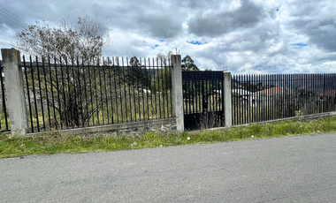En venta terreno con  830 M2 , Llacao, Centro De Revisión Vehicular De Capulispamba, Panamericana Norte, Cuenca.