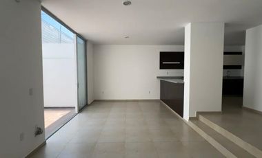AMPLIA CASA EN FRACCIONAMIENTO LOS ALMENDROS CON SEGURIDAD 24/7.