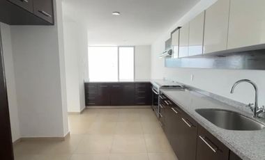 AMPLIA CASA EN FRACCIONAMIENTO LOS ALMENDROS CON SEGURIDAD 24/7.