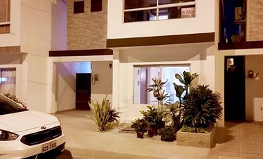 Salinas - La Milina, casa en urbanización con acceso al mar, con 3 habitaciones