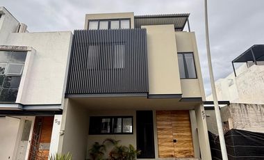 Hermosa Casa en Sendas Capital norte con seguridad 24/7.