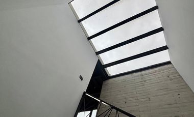 Hermosa Casa en Sendas Capital norte con seguridad 24/7.
