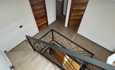 Hermosa Casa en Sendas Capital norte con seguridad 24/7.