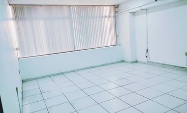 MIRAFLORES, VENTA OFICINA  UBICACIÓN ESPETACULAR Esq. Larco/Schell