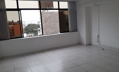 MIRAFLORES, VENTA OFICINA  UBICACIÓN ESPETACULAR Esq. Larco/Schell