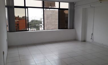 MIRAFLORES, VENTA OFICINA  UBICACIÓN ESPETACULAR Esq. Larco/Schell