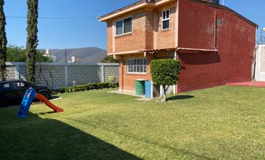 Casa en Venta sola con alberca jardín amplio en Yautepec Morelos