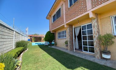 Casa en Venta sola con alberca jardín amplio en Yautepec Morelos