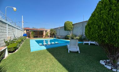 Casa en Venta sola con alberca jardín amplio en Yautepec Morelos
