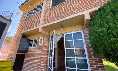 Casa en Venta sola con alberca jardín amplio en Yautepec Morelos