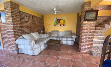 Casa en Venta sola con alberca jardín amplio en Yautepec Morelos