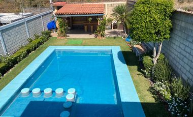 Casa en Venta sola con alberca jardín amplio en Yautepec Morelos