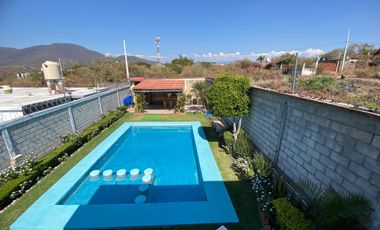 Casa en Venta sola con alberca jardín amplio en Yautepec Morelos